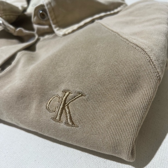 Calvin Klein - 100% cotton - cropped - collared - 1/4 button down sweater - Picture 3 of 5